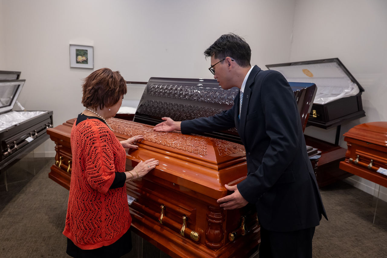 Le Pine Funerals client with funeral director